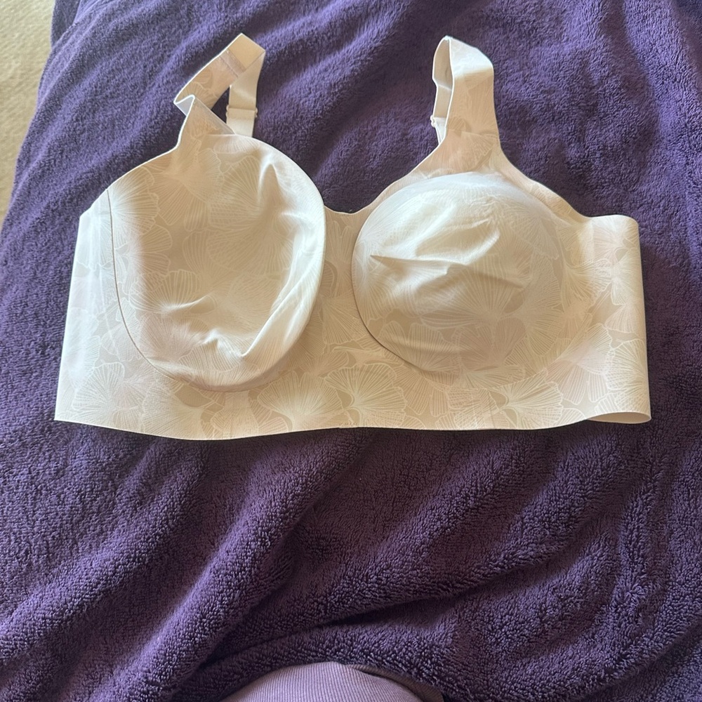 Seamless Cream Full Coverage Bra with Wide Straps